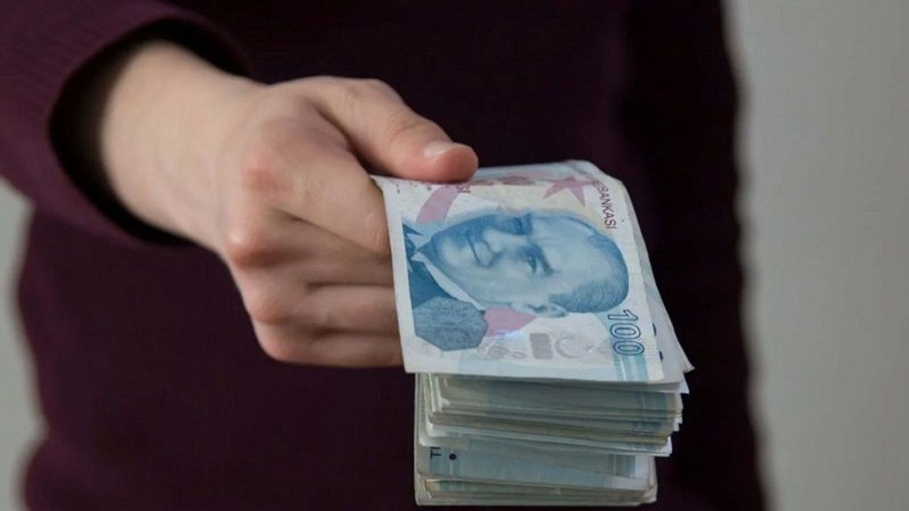 Emekliye 5 bin lira iddiası! Hepsinin hesabına bu tarihte geçecek