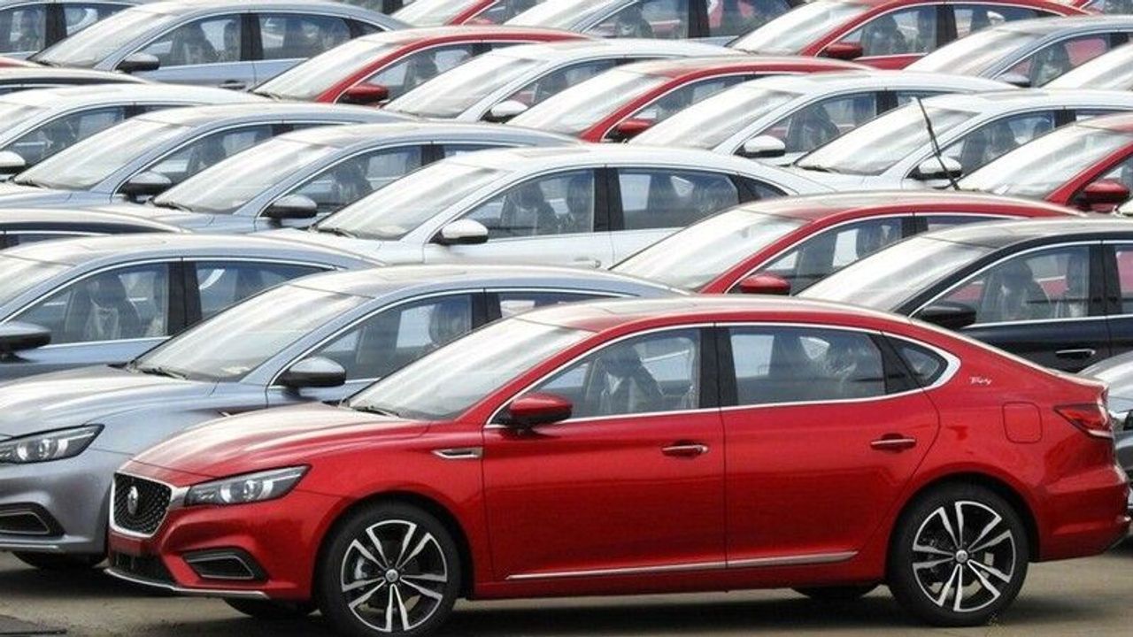 İkinci El Piyasasında Şok Liste: Türkiye'de En Hızlı Değer Kaybeden Otomobiller Açıklandı