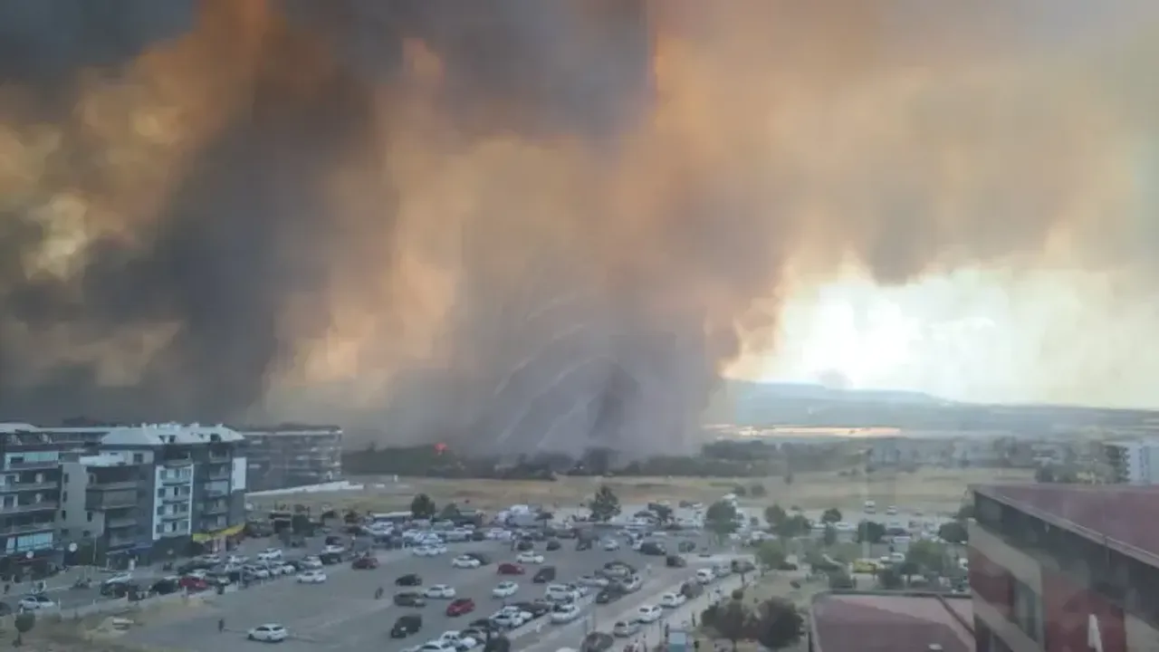 Çanakkale Valisi açıkladı: "Çanakkale il merkezini tehdit eder bir durum yoktur"