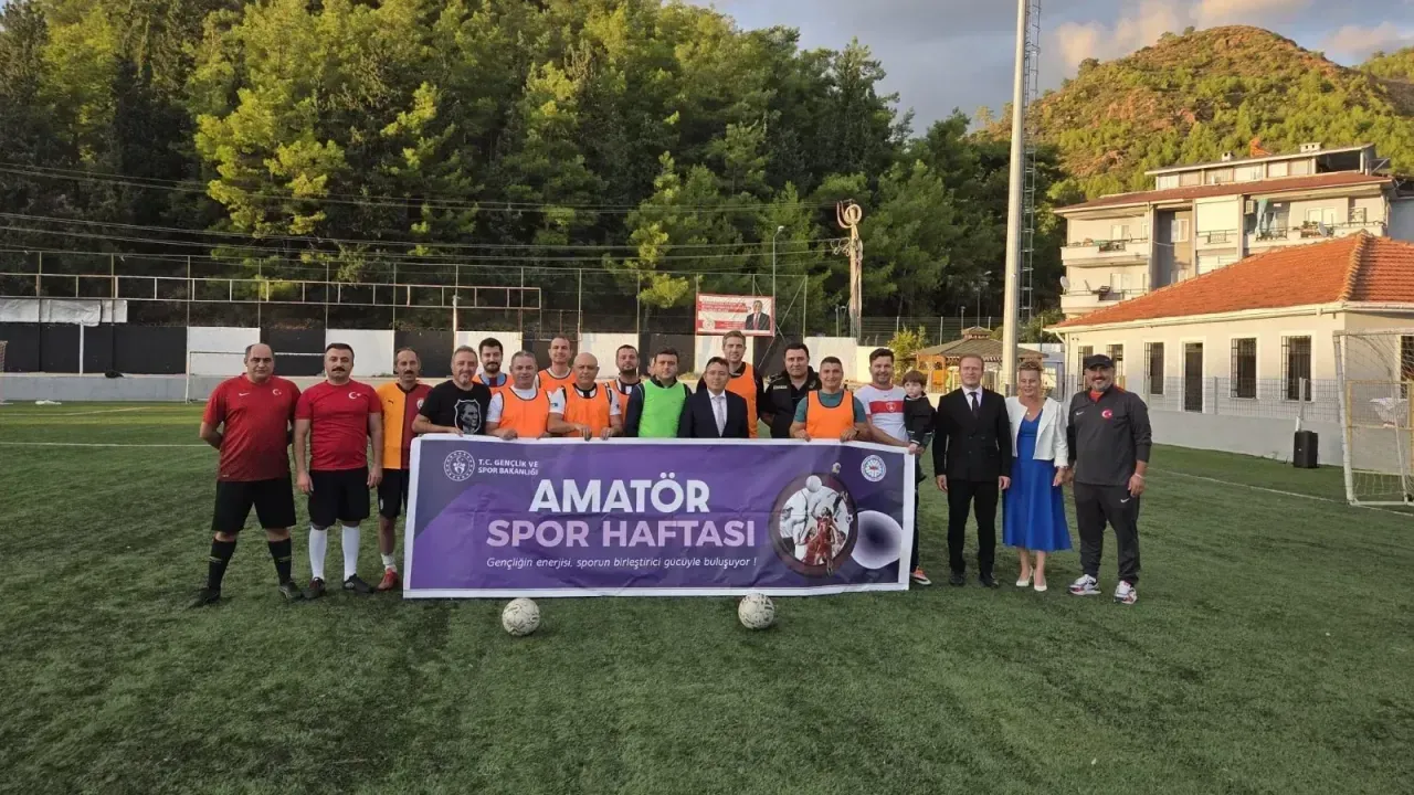 Amatör spor haftasında Marmaris’te dostluk maçı