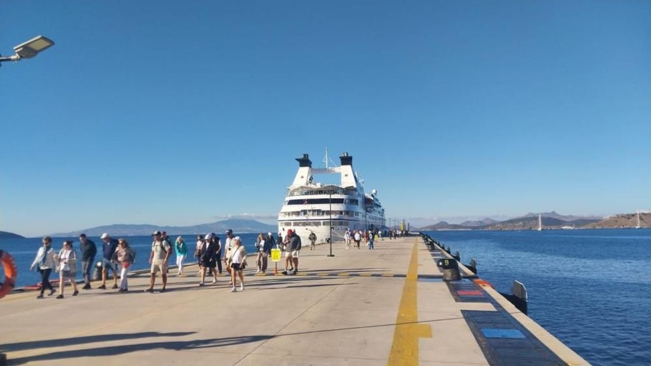 Bodrum'a 277 yolcu ile geldi