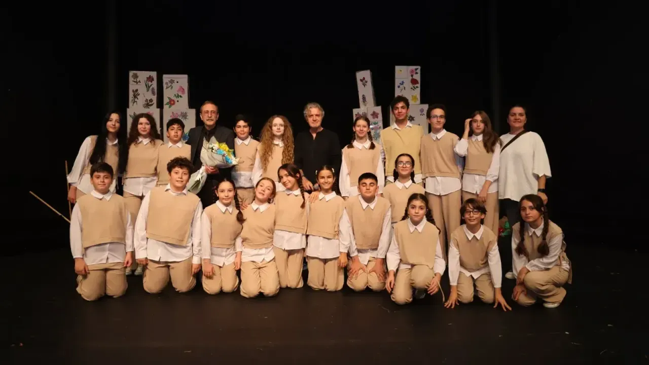 Marmaris’te Ara Tatil Coşkusu: Çocuk Oyunları Şenliği “Çiçek Prenses” ile Perde Açtı