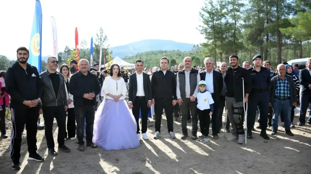 Muğla’da 11 Çift, 11 Çınar Dikti