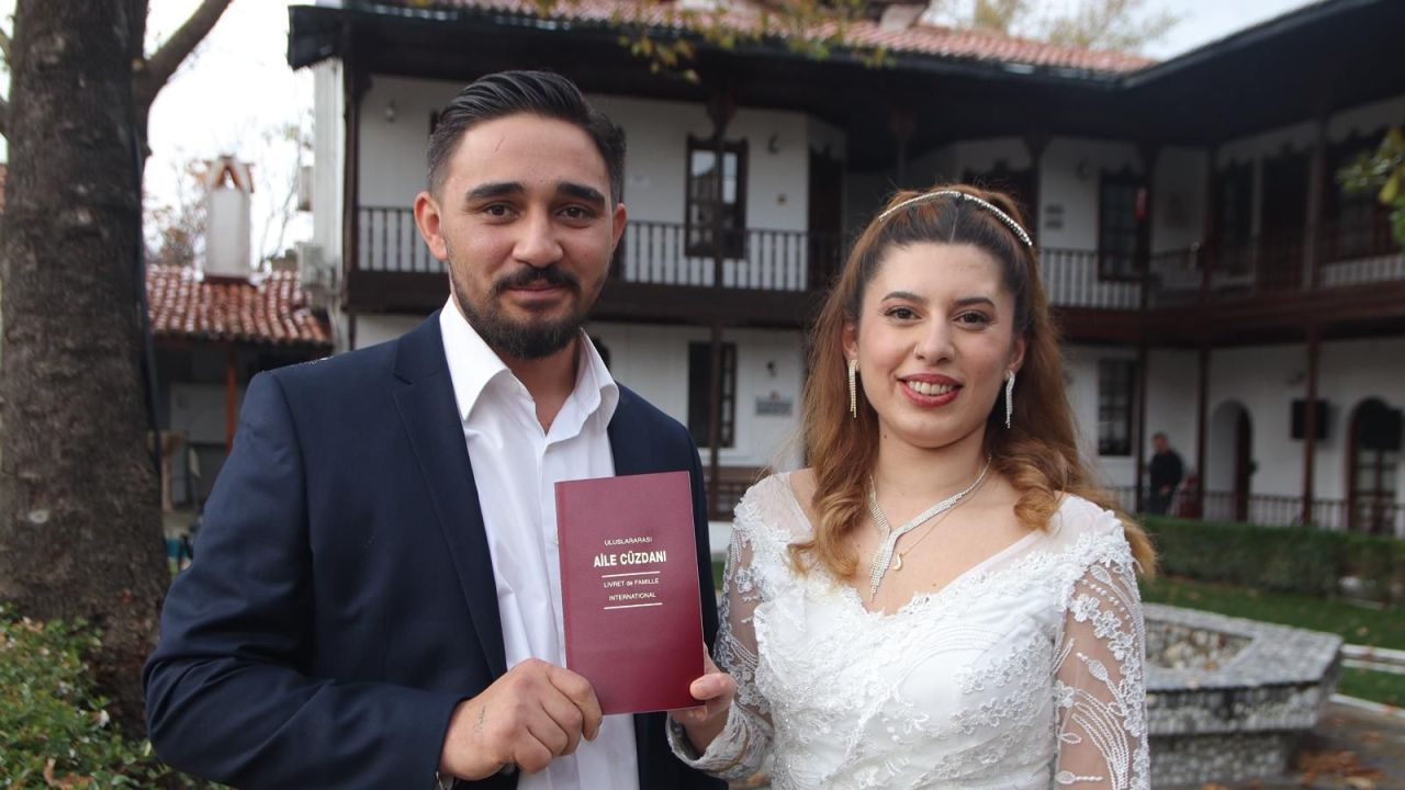 Menteşe’de çiftler “11.11”de ‘Evet’ dedi: Unutulmaz tarihte dünyaevine girdiler