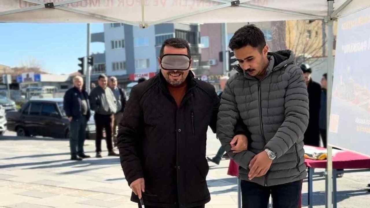 AK Parti’den Yatağan’da Görme Engellilere Yönelik Anlamlı Farkındalık Etkinliği
