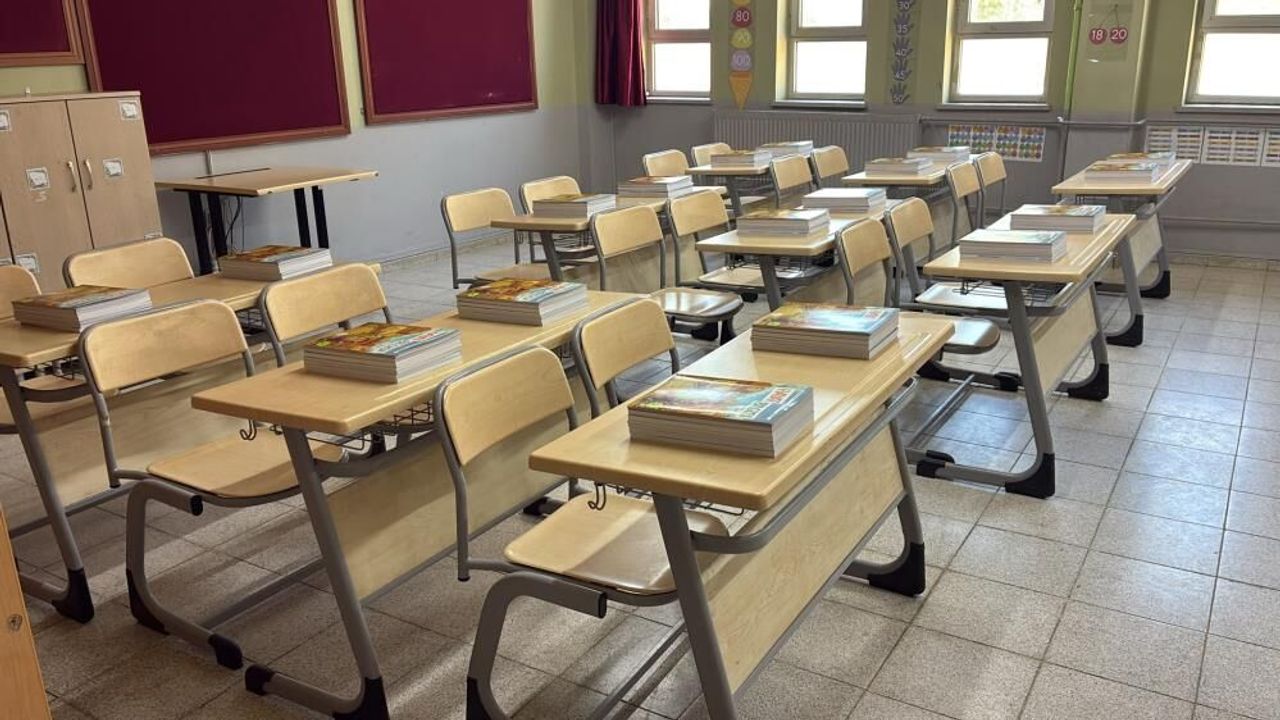 Yatağan’da 120 bin ders kitabı öğrencilere ulaştırıldı