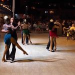 Bodrum’da Tatil Gündüz Plajda, Gece Sahne Şovlarıyla Sürüyor