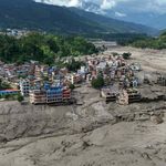 Sel Nepal’i Yuttu: Yüzlerce Kişi Aranıyor