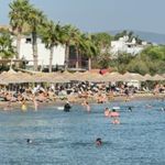 Bodrum’da sıcaklık 40 dereceyi aştı, tatilciler denize akın etti