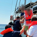 Marmaris’te karaya oturan teknedeki 11 kişi kurtarıldı