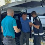 Boşanma aşamasındaki eşini bıçakla yaraladı
