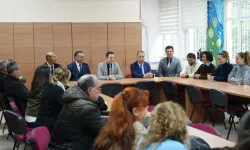 Emre Çay, öğrenci ve öğretmenlerle bir araya geldi