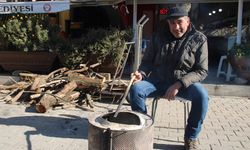 Esnaflar dondurucu soğuğa karşı çareyi ateş yakmakta buldu