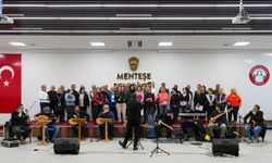 Menteşe Belediye Korosu, Barış Manço Anısına Sahneye Çıkıyor