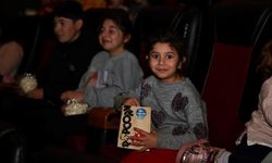 Bodrum'da çocuklara sürpriz sinema gösterimi