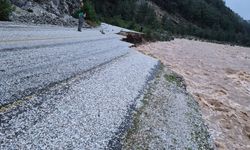 Namnam Çayı taştı, iki mahalle etkilendi