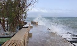 Datça'da şiddetli lodos etkili oldu