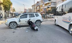 Motosikletle otomobil çarpıştı: 1 yaralı