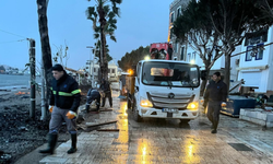 Belediye ekiplerinden fırtına ve yağmur sonrası kapsamlı temizlik