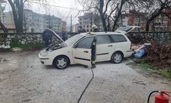 Menteşe’de Park Halindeki Araçta Yangın Paniği