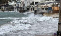 Bodrum Sahilleri Altüst! Dalgalar 3 Metreyi Buldu