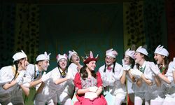 Menteşe Belediye Tiyatrosu Acıpayam’da Alkış Topladı