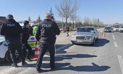 Otomobilin Çarptığı 15 Yaşındaki Kız Ağır Yaralandı