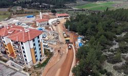 Akçaova TOKİ Yolunda Çalışmalar Hız Kesmeden Sürüyor