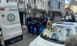 Tartıştığı eşini yatağında uyurken boğazından bıçakladı