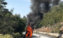 Sakar Geçidi’nde Ağaç Yüklü Tır Alev Aldı