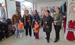 Köyceğiz’de minik öğrencilerden kadınlara anlamlı jest