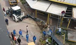 Fethiye Sahil Bandında Kaçak Yapılara Yıkım