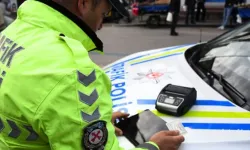 Araba kokusu ve telefon tutucu yasaklandı mı? Resmi açıklama geldi