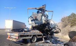 Ters Yöne Giren Araç Faciaya Neden oldu: 5 Ölü