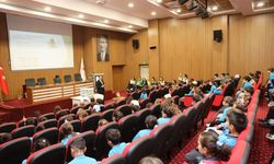 Minikler Arıların Dünyasını Karagöz ve Hacivat’la Öğrendi