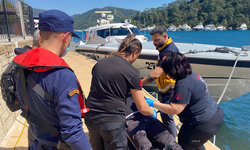 Fethiye’de koyda rahatsızlanan vatandaşa tıbbi tahliye