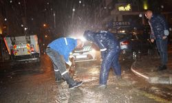 Marmaris’te fırtına mesaisi: Ekipler gece boyunca sahadaydı