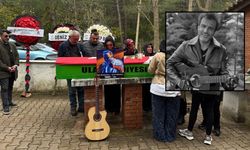 Şarkıcı Rıza Tamer, Akyaka’da Gitarıyla Son Yolculuğuna Uğurlandı