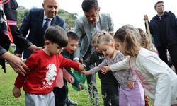 Marmaris’te çocuklar barış için buluştu: Zeytin fidanları umut oldu