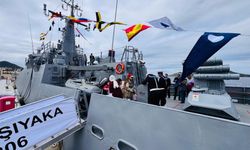 Bodrum’da 23 Nisan’da askeri gemilere yoğun ilgi