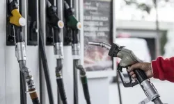 Akaryakıtta gece yarısı tabela değişti: Motorin fiyatına yeni zam