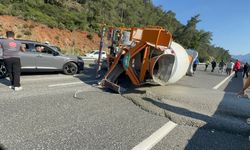 Marmaris’te Beton Mikseri Devrildi