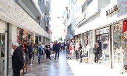 Marmaris'te yenilenen çarşı turistlerin gözdesi oldu
