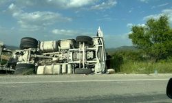 Yatağan’da Tır Devrildi!