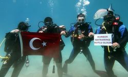 Fethiye'de dalgıçlardan su altında bayram kutlaması