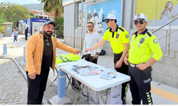 Datça’da motosiklet sürücülere ücretsiz kask dağıtıldı