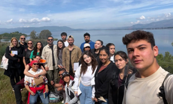 Köyceğiz’de Yüksekokul öğrencileri doğada bitkileri inceledi