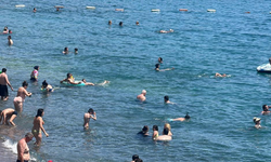 Bayramın İlk Gününde Bodrum Sahilleri Doldu