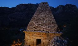 Marmaris’in Piramit Mezarı Gece de Ziyarete Açıldı
