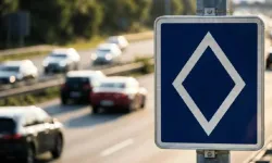 Kullanılan bu yeni trafik levhasını çoğu sürücü bilmiyor!